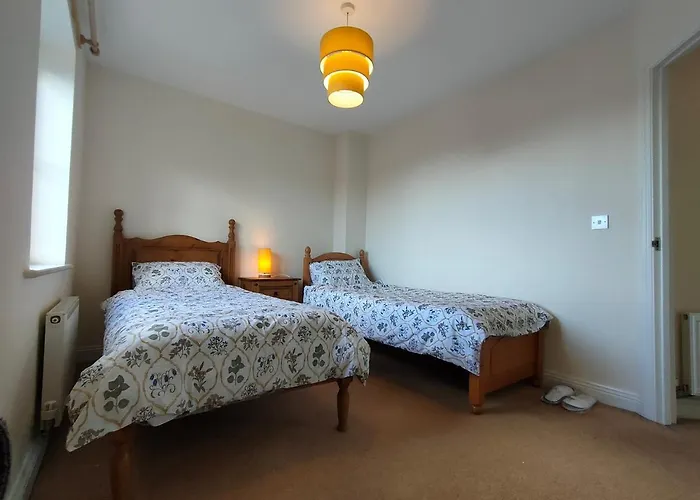 Central Taunton 2-Bedroom Apartment, Great Location!